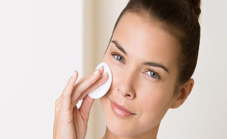 پاک کننده آرایش صورت چه تاثیری بر سلامت پوست می گذارد ؟