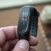 xiaomi-mi-band-4-1