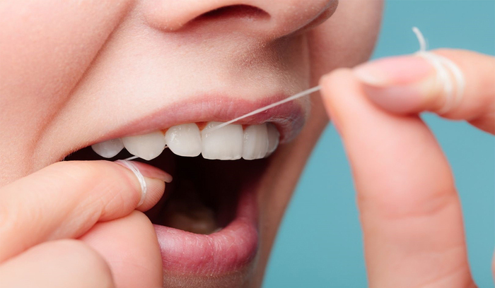 معایب استفاده از نخ دندان